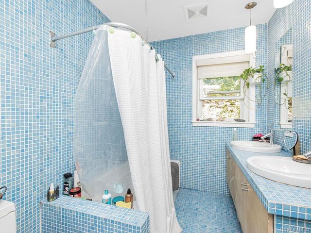 35 Barnard Road, New Rochelle, NY 10801