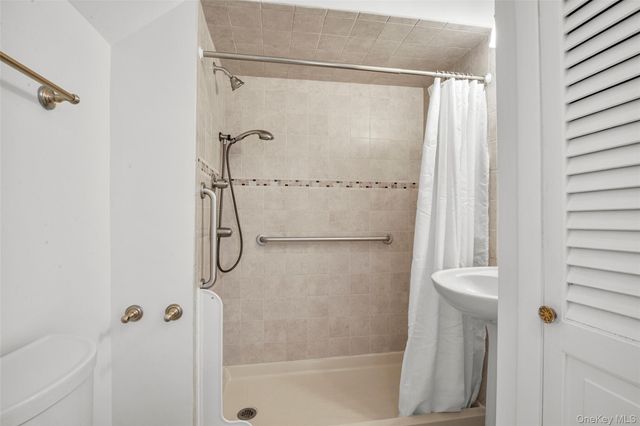 60 Holland Street, Harrison, NY 10528