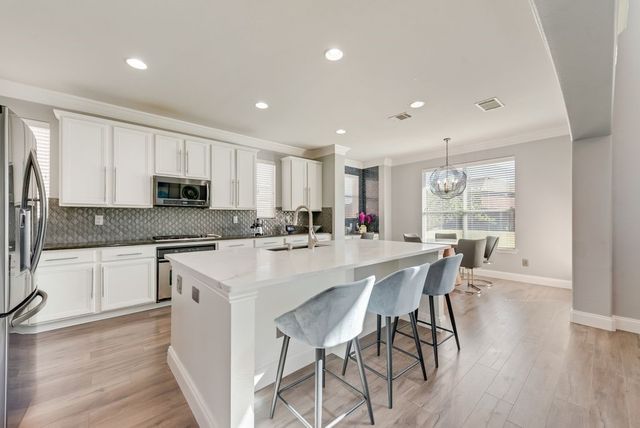 2335 Clark Trail, Grand Prairie, TX 75052