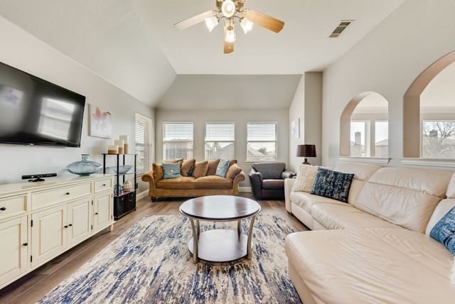 2335 Clark Trail, Grand Prairie, TX 75052