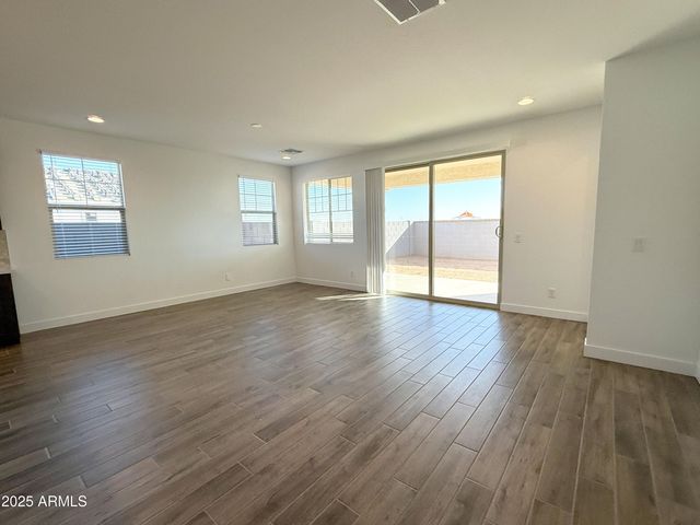 10203 W Crittenden Lane, Avondale, AZ 85392