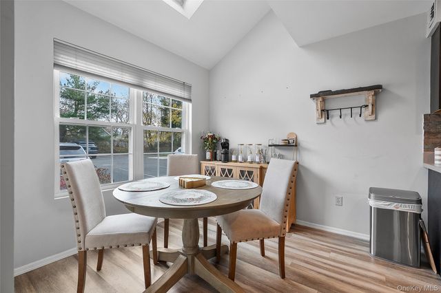 8 Sunridge Lane, Islip, NY 11751