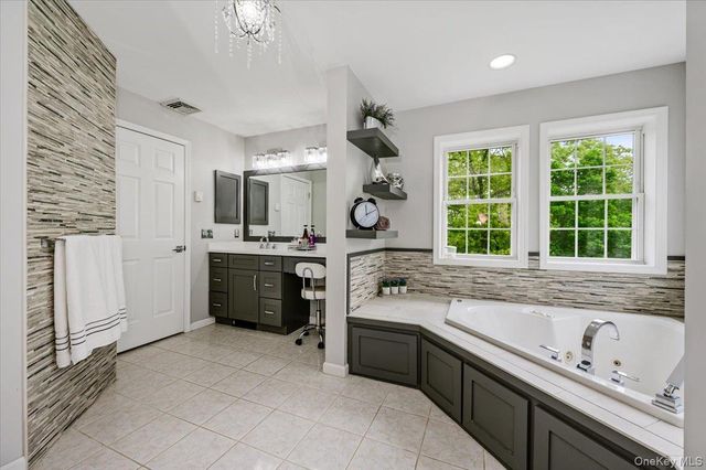 24 Muscoot Road E, Mahopac, NY 10541