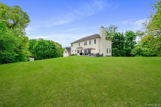 24 Muscoot Road E, Mahopac, NY 10541
