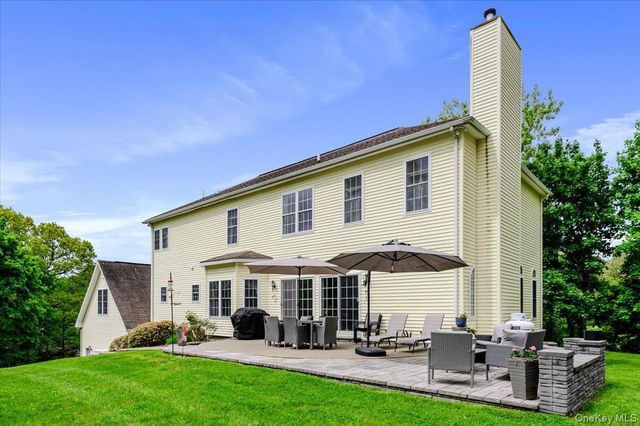 24 Muscoot Road E, Mahopac, NY 10541