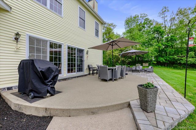 24 Muscoot Road E, Mahopac, NY 10541