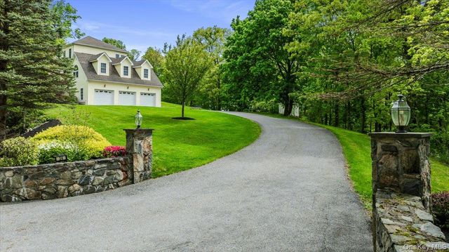 24 Muscoot Road E, Mahopac, NY 10541