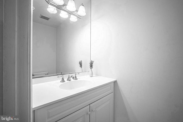7330 LEWINSVILLE PARK CT, Mclean, VA 22101