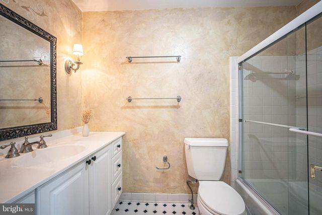 7330 LEWINSVILLE PARK CT, Mclean, VA 22101