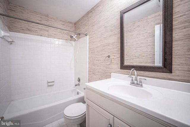 7330 LEWINSVILLE PARK CT, Mclean, VA 22101