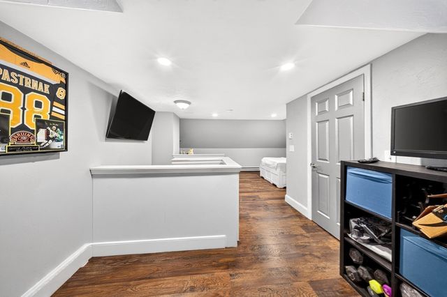 18 Bancroft Park 18, Hopedale, MA 01747
