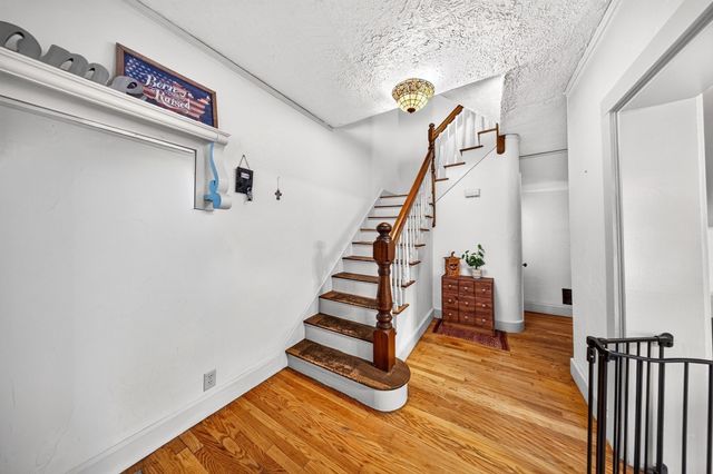 18 Bancroft Park 18, Hopedale, MA 01747