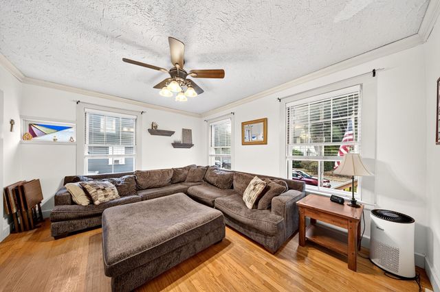 18 Bancroft Park 18, Hopedale, MA 01747
