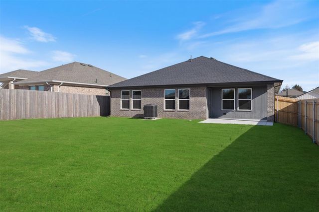 315 Woodrock Street, Harrah, OK 73045