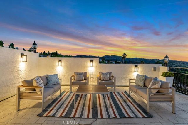 4525 Tenango Drive, Woodland Hills, CA 91364