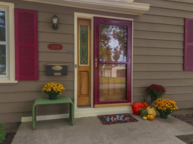 1114 Beechwood Avenue, Bloomington, IL 61701