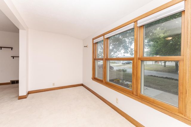 1114 Beechwood Avenue, Bloomington, IL 61701