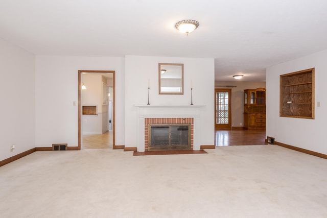 1114 Beechwood Avenue, Bloomington, IL 61701