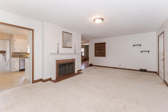 1114 Beechwood Avenue, Bloomington, IL 61701