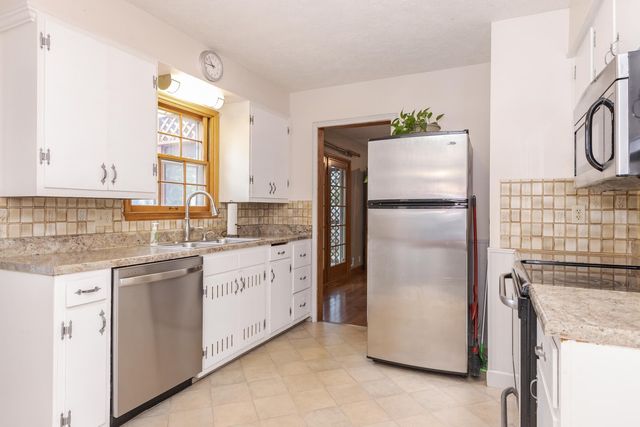 1114 Beechwood Avenue, Bloomington, IL 61701