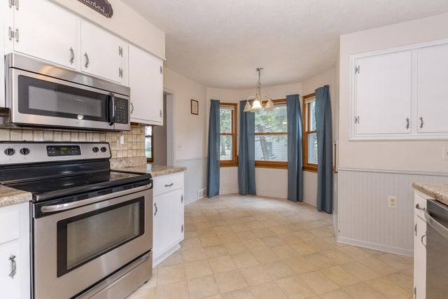 1114 Beechwood Avenue, Bloomington, IL 61701