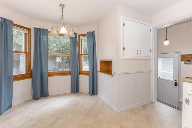 1114 Beechwood Avenue, Bloomington, IL 61701