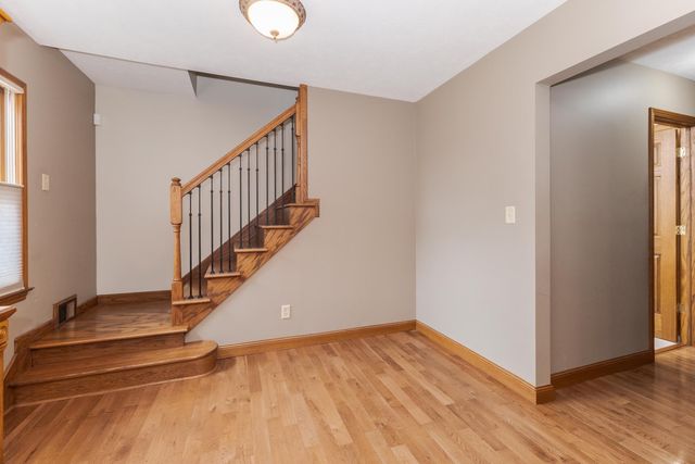 1114 Beechwood Avenue, Bloomington, IL 61701