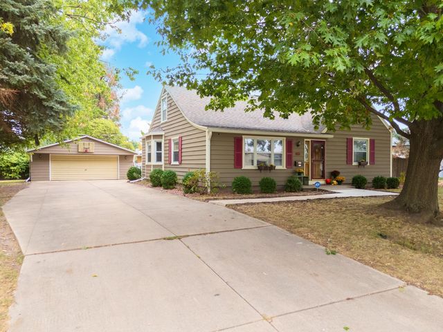 1114 Beechwood Avenue, Bloomington, IL 61701