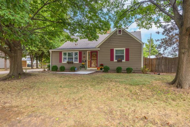 1114 Beechwood Avenue, Bloomington, IL 61701