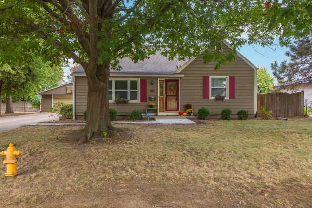 1114 Beechwood Avenue, Bloomington, IL 61701