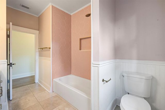 5709 N SUWANEE AVENUE, Tampa, FL 33604