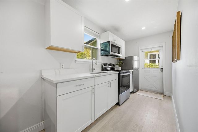 5709 N SUWANEE AVENUE, Tampa, FL 33604