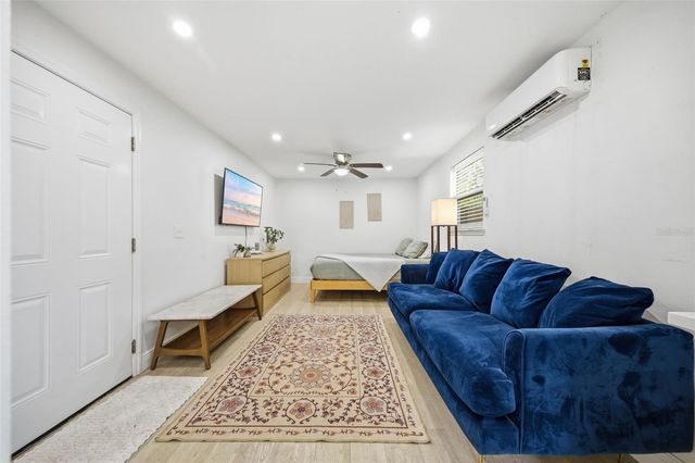 5709 N SUWANEE AVENUE, Tampa, FL 33604