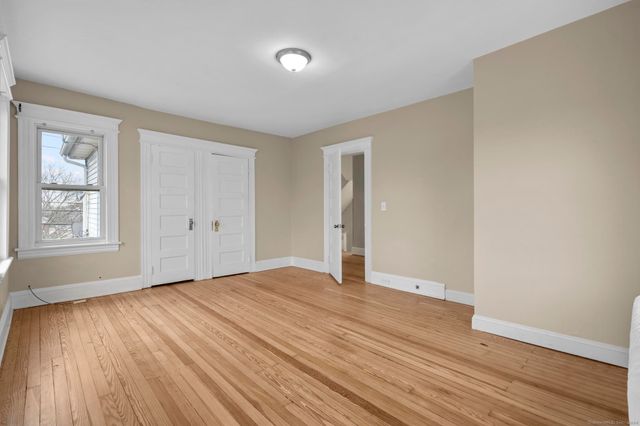 26 Woodmont Avenue, Bridgeport, CT 06606