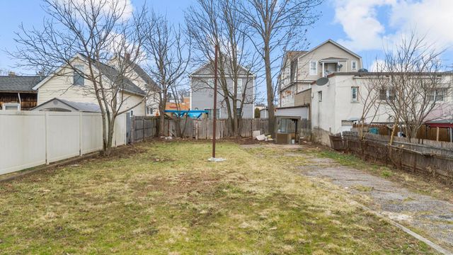 26 Woodmont Avenue, Bridgeport, CT 06606