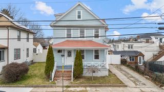 26 Woodmont Avenue, Bridgeport, CT 06606