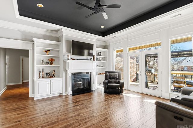 5015 Caribbean Drive W, Benton, AR 72019