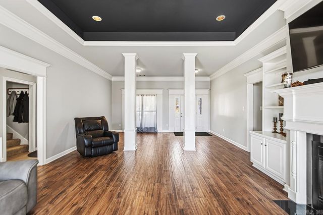 5015 Caribbean Drive W, Benton, AR 72019