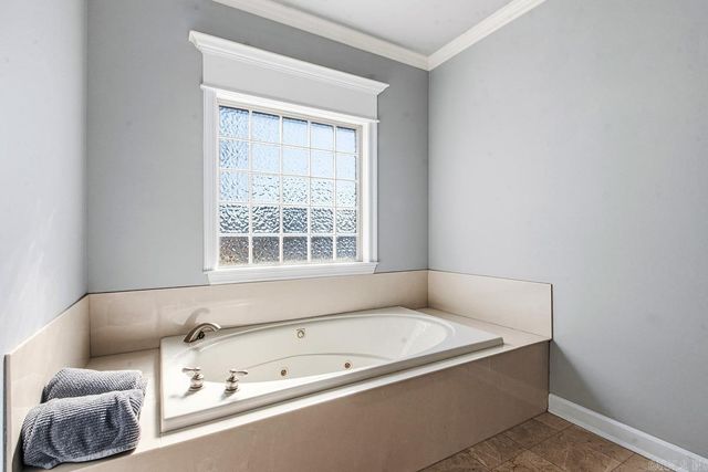 5015 Caribbean Drive W, Benton, AR 72019