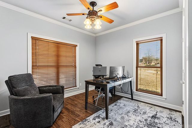 5015 Caribbean Drive W, Benton, AR 72019