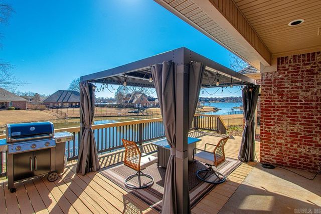 5015 Caribbean Drive W, Benton, AR 72019