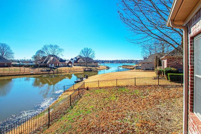 5015 Caribbean Drive W, Benton, AR 72019