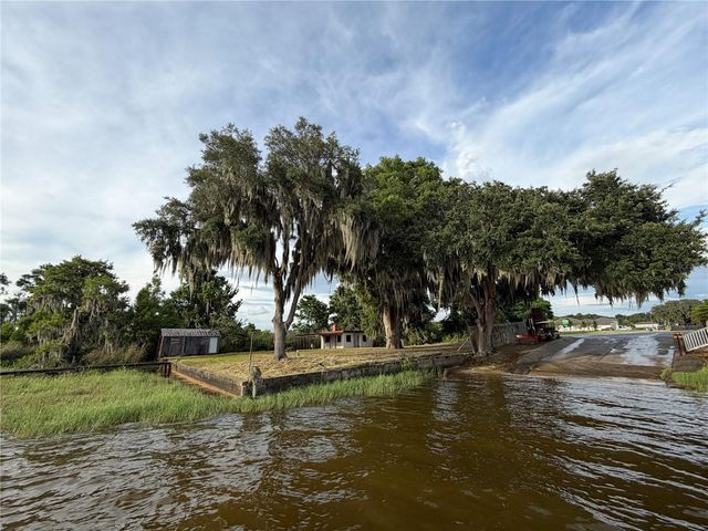 12703 CR-48, Astatula, FL 34705