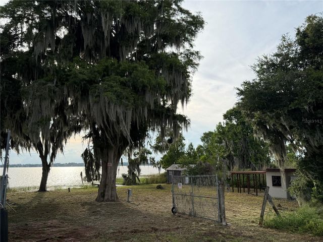 12703 CR-48, Astatula, FL 34705