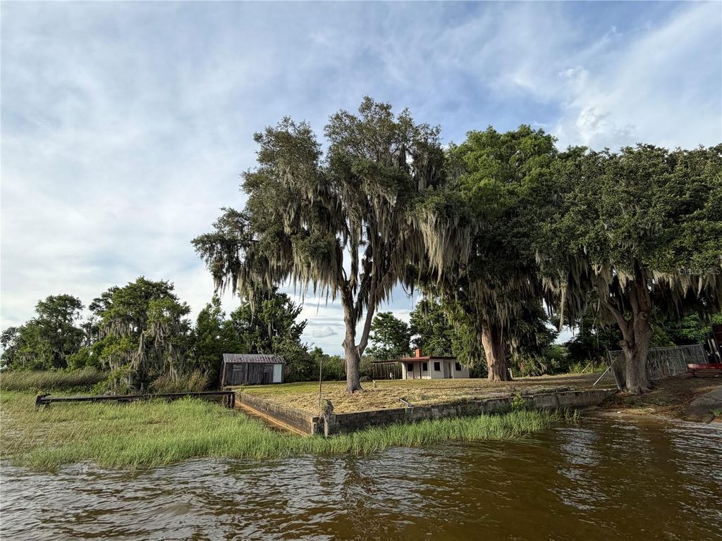 12703 CR-48, Astatula, FL 34705