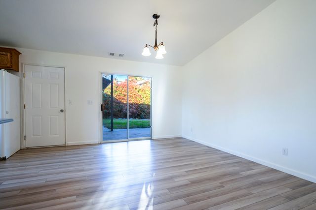 2705 Limestone Court, Anderson, CA 96007