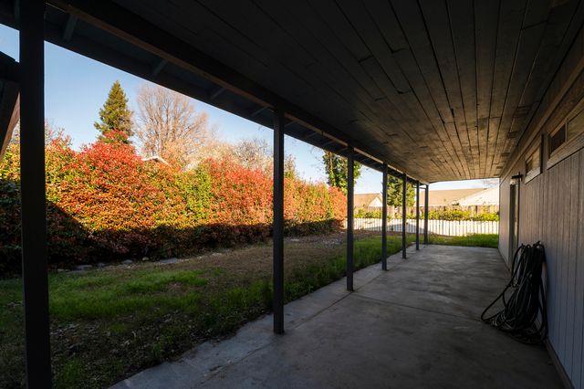 2705 Limestone Court, Anderson, CA 96007