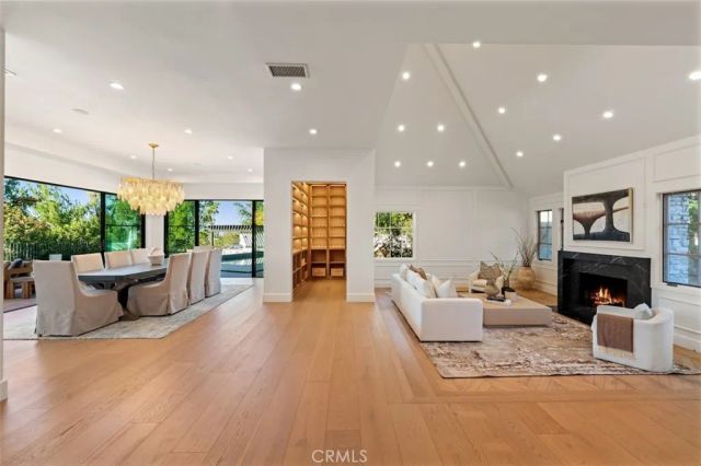 4017 Nogales, Tarzana, CA 91356