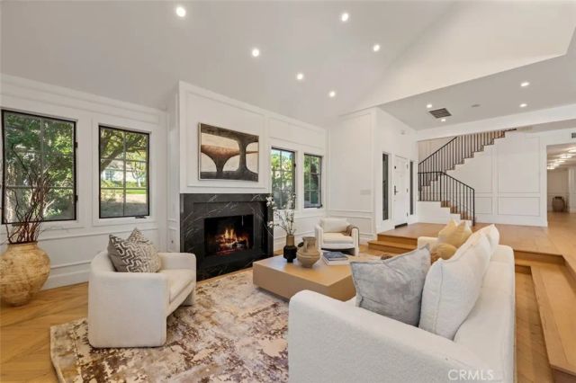 4017 Nogales, Tarzana, CA 91356