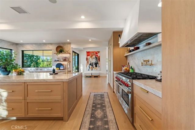 4017 Nogales, Tarzana, CA 91356